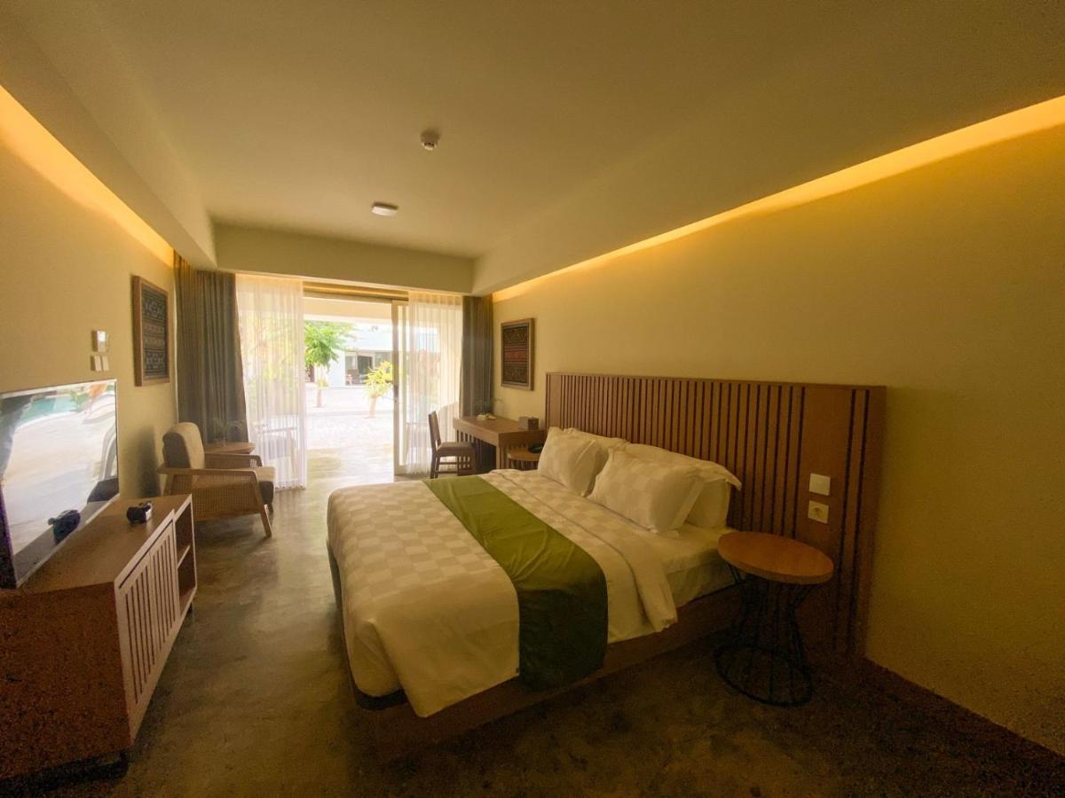 Ayom Suite Матарам Екстериор снимка