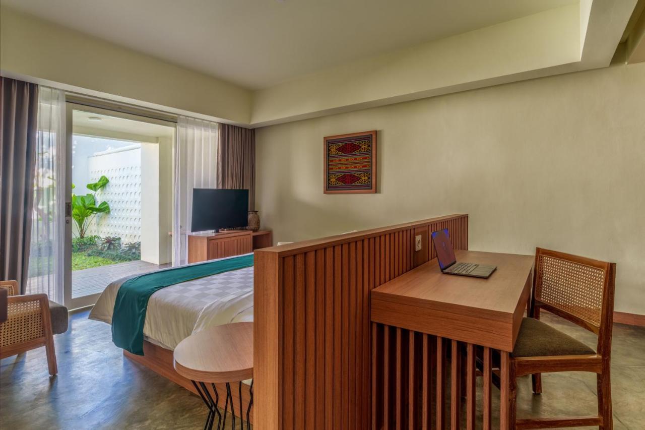 Ayom Suite Матарам Екстериор снимка