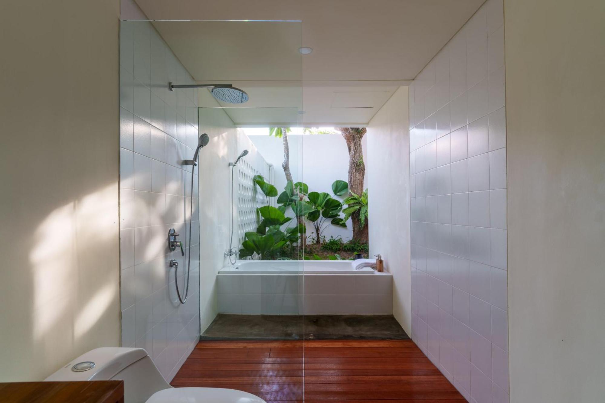Ayom Suite Матарам Екстериор снимка